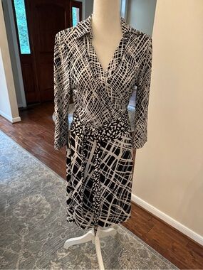 Ann Taylor Black & White Printed Wrap Midi Dress